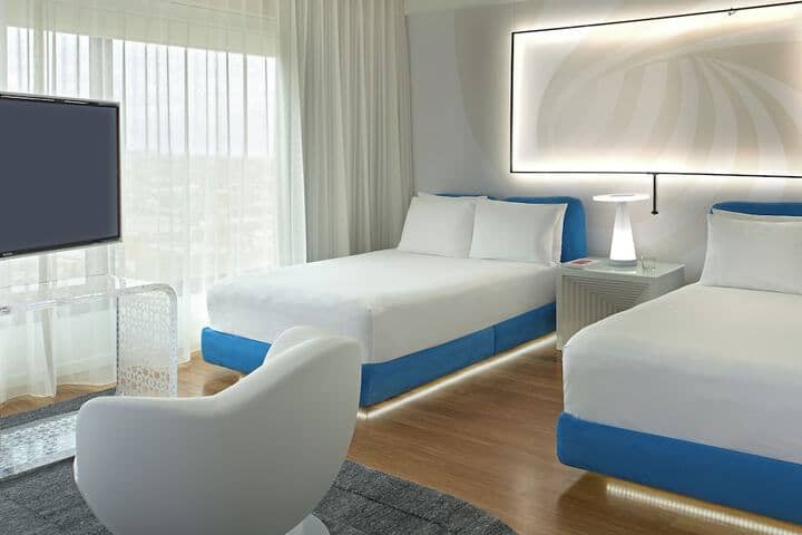 Room 10 of 80