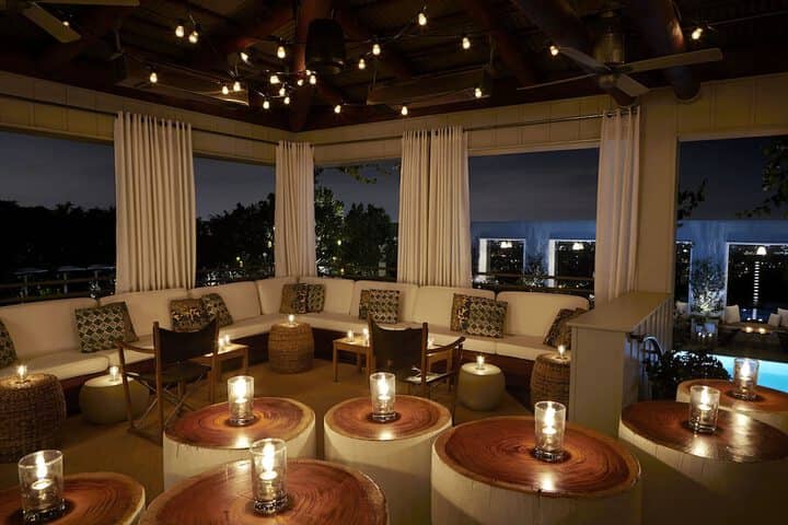 Lounge 64 of 80